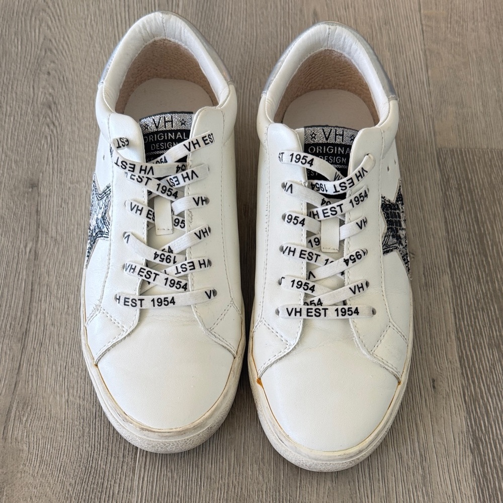 Vintage Havana White Sneakers with Black Star Detail